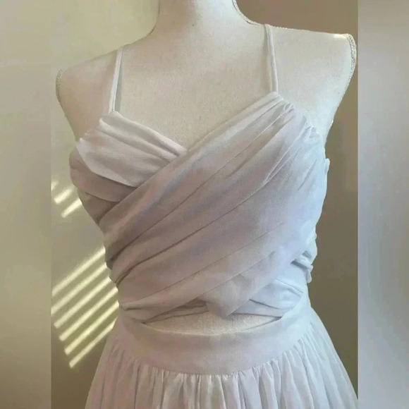 Lavish Alice White Maxi Dress Size US 2 or UK 6 - Picture 2 of 16